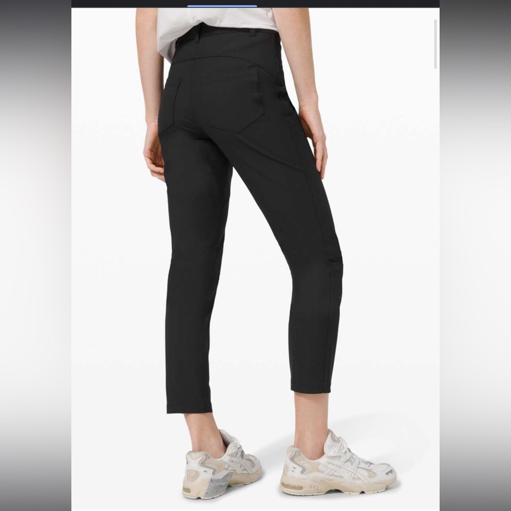 Lululemon black pant size 2